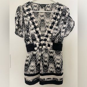 bebe Kimono Dolman Sleeve Black and White 100% Silk Medium